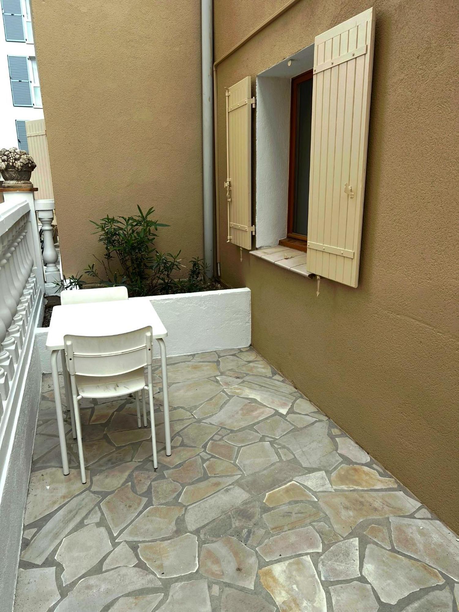 Enzo Paradise Apartment *